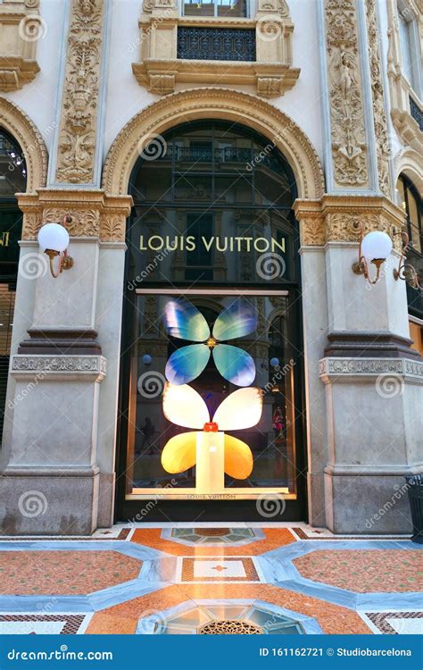 louis vuitton milano galleria vittorio emanuele ii|Louis Vuitton milano galleria.